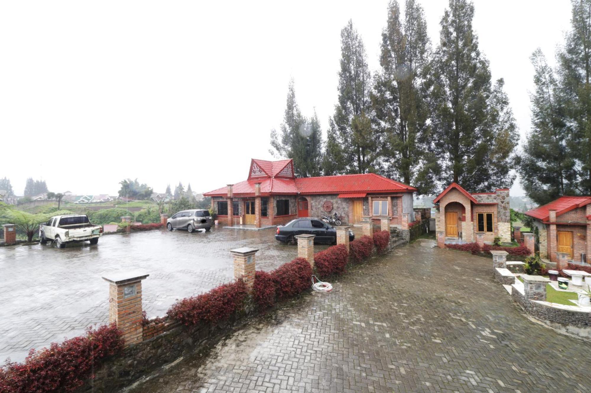 Alloyna Country Cottage Brastagi Berastagi Exterior photo